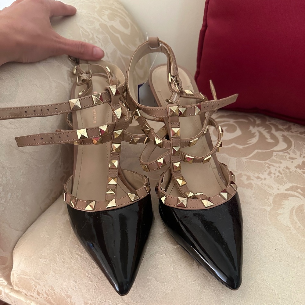 BCBGeneration pumps with decals (black and beige)